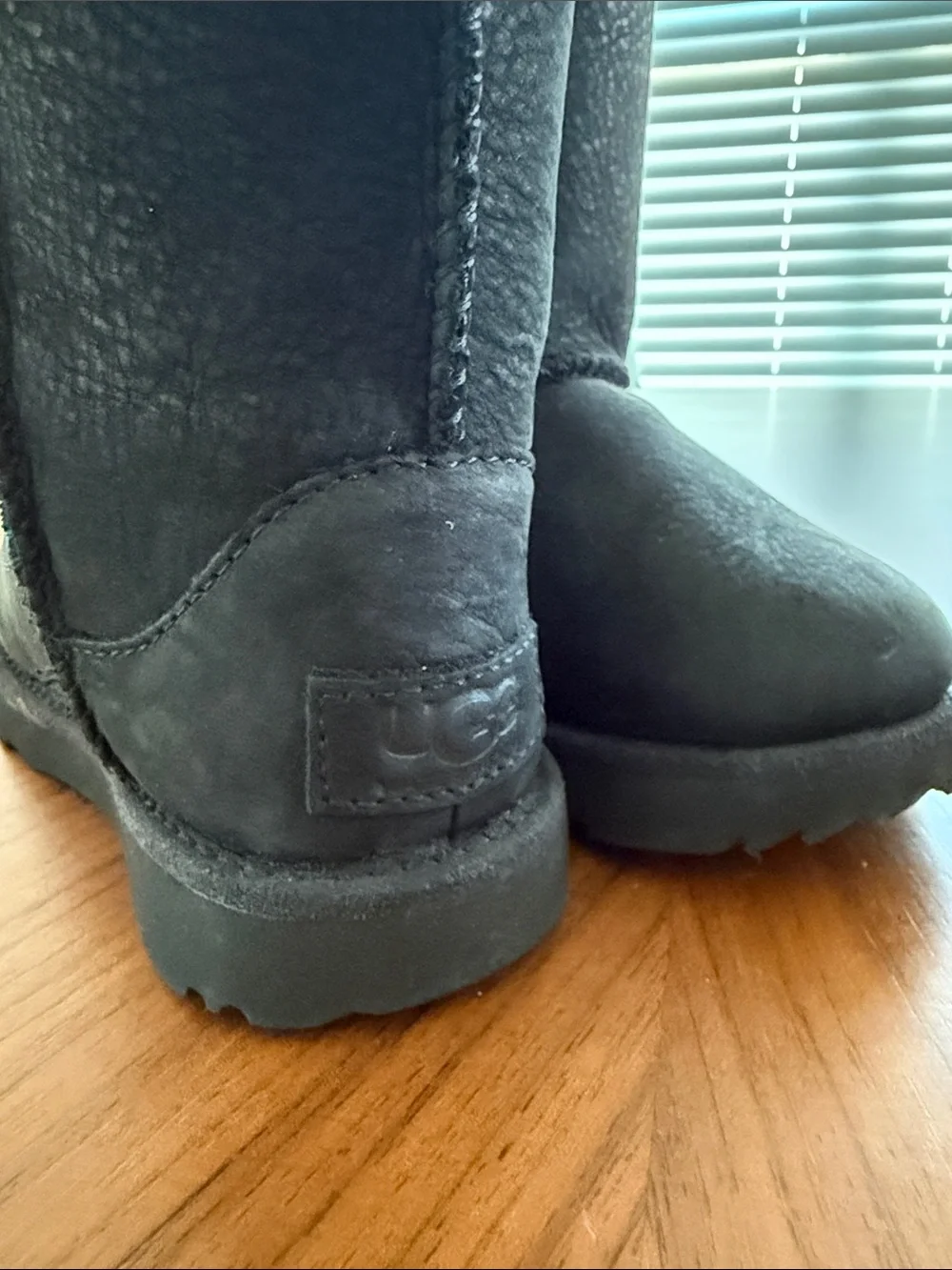 UGG Kids Classic Short Boots in Black